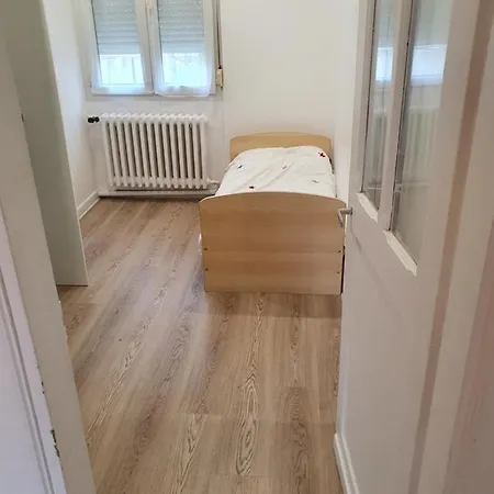 בית נופש Maison Maternite / Hopital *